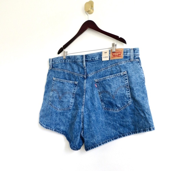 NEW! Levi"s High Waisted Mom Shorts Denim Jean Blue Medium Wash SZ 24W - Picture 13 of 16